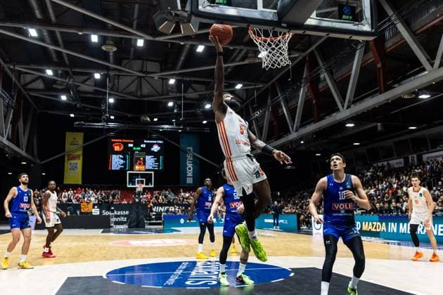 GER, BKT EuroCup, season 2025 2026, Niners Chemnitz Buducnost VOLI Podgorica 12 11 2025, Messe, Chemnitz, GER, BKT EuroCup, season 2025 2026, Niners Chemnitz Buducnost VOLI Podgorica Corey Davis Jr Niners Chemnitz, 5 Photo Alexander Trienitz Chemnitz Messe Sachsen Germany