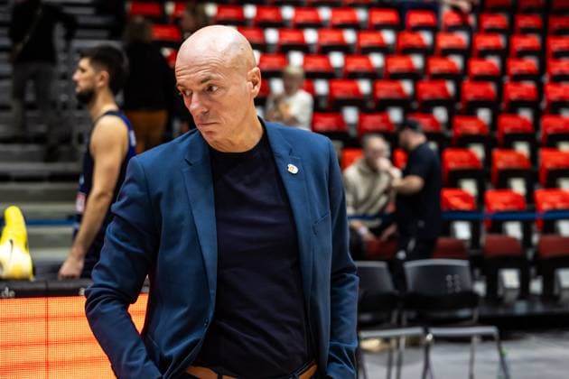 GER, BKT EuroCup, Season 2025 2026, Niners Chemnitz Buducnost VOLI Podgorica 12 11 2025, Messe, Chemnitz, GER, BKT EuroCup, Season 2025 2026, Niners Chemnitz Buducnost VOLI Podgorica Rodrigo Pastore Head Coach , Niners Chemnitz Foto Alexander Trienitz Chemnitz Messe Sachsen Germany