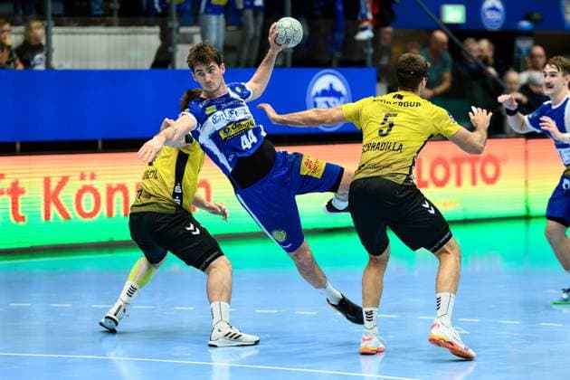 Stephan, Seitz right back, ThSV Eisenach, 44 , Gianfranco, Pribetic right wing, TVB Stuttgart, 9 , Antonio, Serradilla left back, TVB Stuttgart, 5 GER, Thuringia, ThSV Eisenach vs TVB Stuttgart, 1 Daikin Handball Bundesliga, Handball, Matchday 12, Season 2025 2026, 13 11 2025 GER, Thuringia, ThSV Eisenach vs TVB Stuttgart, 1 Daikin Handball Bundesliga, Handball, Matchday 12, Season 2025 2026, 13 11 2025 Eisenach Copyright: xEibner-Pressefoto MartinxHerbstx EP_MHT