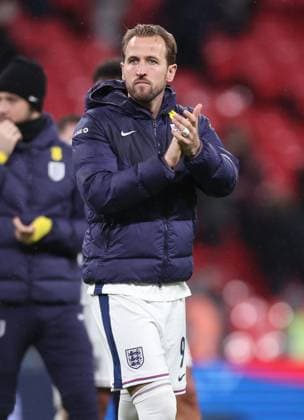 London, England, 13th November 2025. Harry Kane of England claps the fans during the England vs Serbia FIFA World Cup, WM, Weltmeisterschaft, Fussball European Qualifying match at Wembley Stadium, London. Picture credit should read: David Klein Sportimage EDITORIAL USE ONLY. No use with unauthorised audio, video, data, fixture lists, club league logos or live services. Online in-match use limited to 120 images, no video emulation. No use in betting, games or single club league player publications. SPI_076_DK_Eng_Serbia SPI-4283-0076