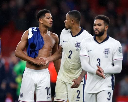 Jude Bellingham of England shakes hand with teammate Ezri Konsa England v Serbia, Football, FIFA World Cup, WM, Weltmeisterschaft, Fussball Qualifying, Grop K, Wembley Stadium, Wembley, London, UK - 13 11 2025 Editorial use only Copyright: xMattxImpey Shutterstockx 15785879aq
