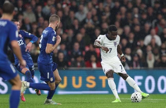 . - England v Serbia, FIFA World Cup, WM, Weltmeisterschaft, Fussball Qualifier, Group K, League Phase, Wembley Stadium, London, England. - 13th November 2025. (C) Daniel Weir Crystal Pix Bukayo Saka of England has a shot on goal. - England v Serbia, FIFA World Cup Qualifier, Group K, League Phase, Wembley Stadium, London, England. - 13th November 2025. (C) Daniel Weir Crystal Pix London Wembley Stadium United Kingdom Copyright: xDanielxWeirx CP_England_Serbia_131125_DW101
