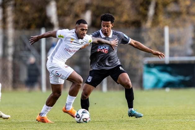 Soccer, Season 2025 2026, Test match 3 Liga, Bundesliga , Sportanlage Im Lohma Koblach, 14 Matchday, SCR Altach SSV Ulm 1846 Soccer, 14 11 2025 14 11 2025, Soccer, Season 2025 2026, Test match 3 Liga, Bundesliga , Sportanlage Im Lohma Koblach, 14 Matchday, SCR Altach SSV Ulm 1846 Soccer, f l 5 Lukas Gugganig SCR Altach , 4 Julian Etse SSV Ulm 1846 Soccer Photo Lucca Fundel Koblach Sportanlage Im Lohma Voralberg Austria