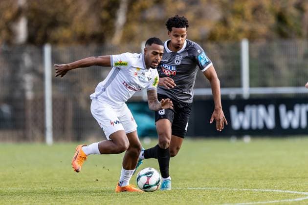 Soccer, Season 2025 2026, Test match 3 Liga, Bundesliga , Sportanlage Im Lohma Koblach, 14 Matchday, SCR Altach SSV Ulm 1846 Soccer, 14 11 2025 14 11 2025, Soccer, Season 2025 2026, Test match 3 Liga, Bundesliga , Sportanlage Im Lohma Koblach, 14 Matchday, SCR Altach SSV Ulm 1846 Soccer, f l 5 Lukas Gugganig SCR Altach , 4 Julian Etse SSV Ulm 1846 Soccer Photo Lucca Fundel Koblach Sportanlage Im Lohma Voralberg Austria