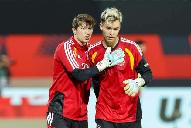 Goalkeeper Max Weiss Germany and goalkeeper Mio Backhaus Germany talk, UEFA Under21 Championship Group F MD 6, Germany U21 v Malta U21, Sportpark Ronhof Thomas Sommer, November 14, 2025 in Furth, Germany Photo by Marco Steinbrenner DeFodi Images Goalkeeper Max Weiss Germany and goalkeeper Mio Backhaus Germany talk together, UEFA Under21 Championship Group F MD 6, Germany U21 v Malta U21, Sportpark Ronhof Thomas Sommer, November 14, 2025 in Furth, Germany Photo by Marco Steinbrenner DeFodi Images DFB DFL REGULATIONS PROHIBIT ANY USE OF PHOTOGRAPHS AS IMAGE SEQUENCES AND OR QUASI VIDEO