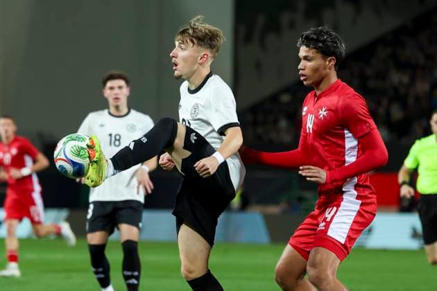 Lennart Karl Germany and Keyon Ewurum Malta battle for the ball, UEFA Under21 Championship Group F MD 6, Germany U21 v Malta U21, Sportpark Ronhof Thomas Sommer, November 14, 2025 in Furth, Germany Photo by Marco Steinbrenner DeFodi Images Lennart Karl Germany and Keyon Ewurum Malta battle for the ball, UEFA Under21 Championship Group F MD 6, Germany U21 v Malta U21, Sportpark Ronhof Thomas Sommer, November 14, 2025 in Furth, Germany Photo by Marco Steinbrenner DeFodi Images DFB DFL REGULATIONS PROHIBIT ANY USE OF PHOTOGRAPHS AS IMAGE SEQUENCES AND OR QUASI VIDEO