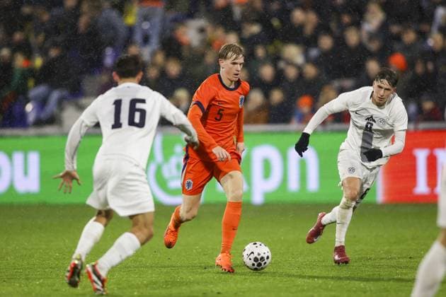 Fußball, U21, EM Quali, Niederlande - Slowenien LEEUWARDEN , 14-11-2025 , Stadium Kooi , season 2025 2026 , UEFA European U21, U 21 Football 2025 , Qualifying round - Matchday 6 , match between Netherlands and Slovenia , Pictures shows Netherlands U21 player Mats Rots Netherlands - Slovenia (u21) x32019060x Copyright: