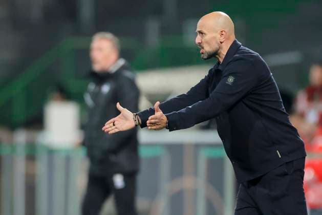 DFB coach Antonio Di Salvo Germany gestures, UEFA Under21 Championship Group F MD 6, Germany U21 v Malta U21, Sportpark Ronhof Thomas Sommer, November 14, 2025 in Furth, Germany Photo by Marco Steinbrenner DeFodi Images DFB coach Antonio Di Salvo Germany gestures, UEFA Under21 Championship Group F MD 6, Germany U21 v Malta U21, Sportpark Ronhof Thomas Sommer, November 14, 2025 in Furth, Germany Photo by Marco Steinbrenner DeFodi Images DFB DFL REGULATIONS PROHIBIT ANY USE OF PHOTOGRAPHS AS IMAGE SEQUENCES AND OR QUASI VIDEO