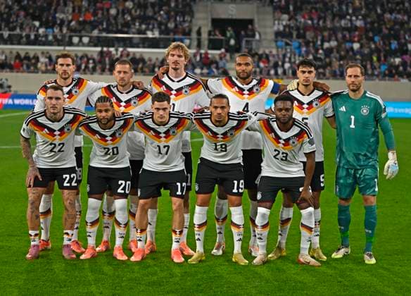 14 11 2025, Football World Cup Qualification Europe 2025 26, 9 Matchday, Luxembourg Germany, at Stade de Luxembourg Croix de Gasperich, Luxembourg Team photo In the picture Goalkeeper Oliver Baumann Germany , Waldemar Anton Germany , Jonathan Tah Germany , Aleksandar Pavlovic Germany , Leon Goretzka Germany , Nick Woltemade Germany , Florian Wirtz Germany , Leroy Sane Germany , Serge Gnabry Germany David Raum Germany Ridle Baku Germany