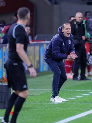 Head coach Jeff Strasser Luxembourg Luxembourg gives energetic instructions, Luxembourg vs. Germany, Football, Men, World Cup Qualification, Country match, Group stage, Group A, Stade de Luxembourg, UEFA,14 11 2025 Luxembourg City Luxembourg Copyright: xkolbert-press MartinxAgüerax