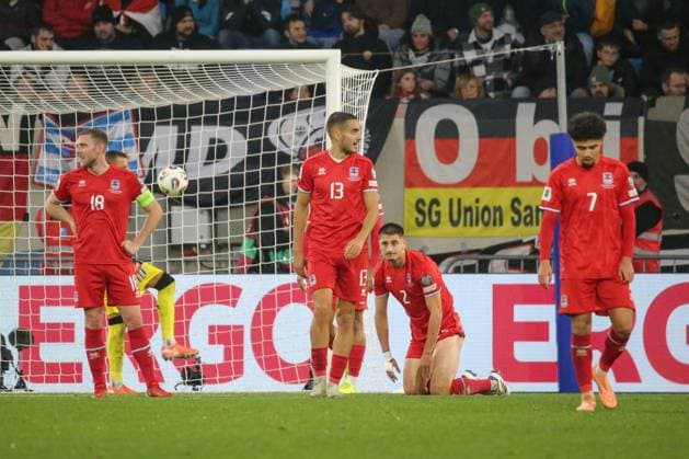14 11 2025, xflhrx, Football World Cup Qualification 2026 Luxembourg Germany emspor, v l Laurent Jans Luxembourg, 18 , Dirk Carlson Luxembourg, 13 , Aiman Dardari Luxembourg, 9 disappointed, looks disappointed, disappointed DFLB DFB REGULATIONS PROHIBIT ANY USE OF PHOTOGRAPHS as IMAGE SEQUENCES and or QUASI VIDEO Luxembourg