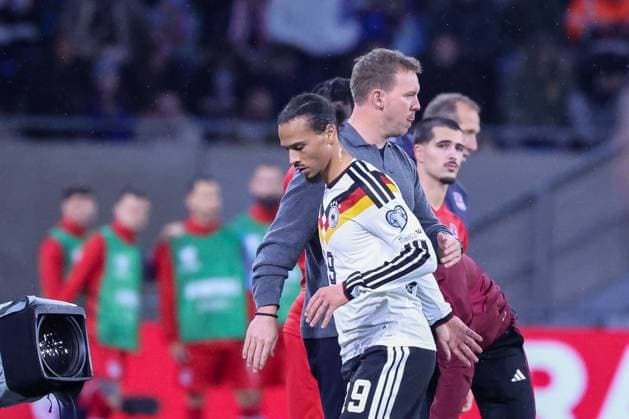 Leroy Sane Germany claps with head coach Julian Nagelsmann Germany after substitution, Luxembourg vs Germany, Football, Men, World Cup Qualification, International, Group stage, Group A, Stade de Luxembourg, UEFA,14 11 2025 Luxembourg City Luxembourg Copyright: xkolbert-press MartinxAgüerax