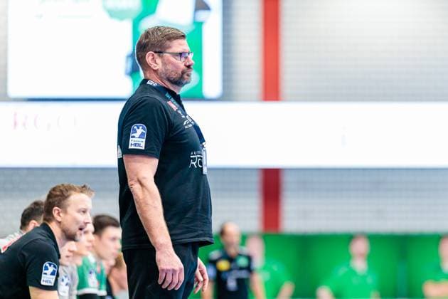 Aaron Ziercke GWD Minden, Coach GER, GWD Minden vs SC DHfK Leipzig, Handball, 1 Bundesliga, Matchday 12, Season 2025 2026, 14 11 2025 GER, GWD Minden vs SC DHfK Leipzig, Handball, 1 Bundesliga, Matchday 12, Season 2025 2026, 14 11 2025 Luebbecke Copyright: xEibner-Pressefoto JanxRollingerx EP_JSK