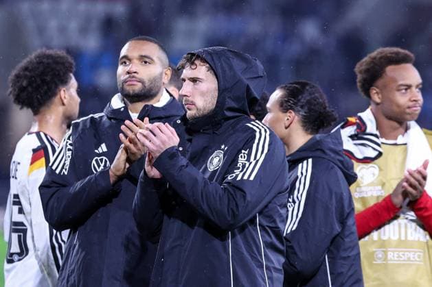 Jonathan Tah 4 Germany and Leon Goretzka 8 Germany cheer with the fans, Luxembourg vs Germany, Football, Men, World Cup Qualification, Country Match, Group Stage, Group A, Stade de Luxembourg, UEFA,14 11 2025 Luxembourg City Luxembourg Copyright: xkolbert-press MartinxAgüerax