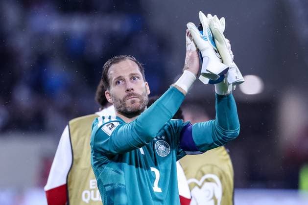 Oliver Baumann 1 Germany cheers with the fans, Final cheer, Luxembourg vs Germany, Football, Men, World Cup Qualification, Country match, Group stage, Group A, Stade de Luxembourg, UEFA,14 11 2025 Luxembourg City Luxembourg Copyright: xkolbert-press MartinxAgüerax