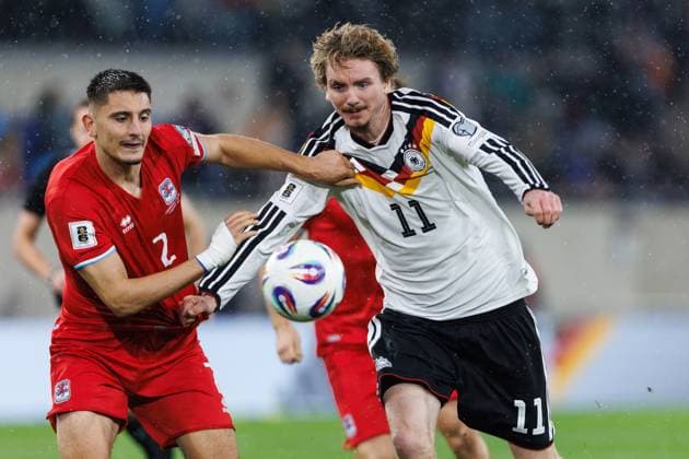 Nick Woltemade Germany in duel with Seid Korac Luxembourg , Luxembourg vs Germany, Football, European Qualifiers, Matchday 09, Season 2025 2026, 14 11 2025 Luxembourg vs Germany, Football, European Qualifiers, Matchday 09, Season 2025 2026, 14 11 2025 Copyright: xEibner-Pressefoto AlexanderxNeisx EP_ANS