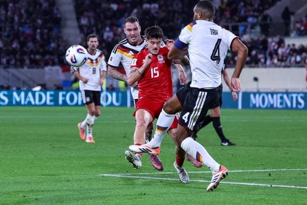 Jonathan Tah 4 Germany clears in front of Olivier Thill 15 Luxembourg Luxembourg , behind David Raum 22 Germany , Luxembourg vs Germany, Football, Men, World Cup Qualification, Country Match, Group Stage, Group A, Stade de Luxembourg, UEFA,14 11 2025 Luxembourg City Luxembourg Copyright: xkolbert-press MartinxAgüerax