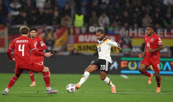 . - Luxembourg v Germany, FIFA World Cup, WM, Weltmeisterschaft, Fussball Qualifier, Group A, Stade de Luxembourg, Luxembourg. - 14th November 2025. (C) Daniel Weir Crystal Pix Serge Gnabry of Germany national team, Nationalteam - Luxembourg v Germany, FIFA World Cup Qualifier, Group A, Stade de Luxembourg, Luxembourg. - 14th November 2025. (C) Daniel Weir Crystal Pix Luxembourg Stade de Luxembourg Luxembourg Copyright: xDanielxWeirx CP_Luxembourg_Germany_141125_DW77