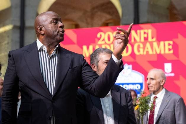 November 14, 2025, Madrid, Spain: Earvin Magic Johnson, attends the NFL, American Football Herren, USA welcome event in Madrid. The Community of Madrid received representatives of the National Football League NFL, the American football league, at the Royal Post Office, the seat of the regional government, on the occasion of the game that will pit the Miami Dolphins against the Washington Commanders this Sunday at the Santiago Bernabà u stadium in the Spanish capital. Madrid Spain - ZUMAs197 20251114_aaa_s197_126 Copyright: xDavidxCanalesx Madrid Spain - ZUMA0840 20251114_aaa_s197_126 Copyright: xIMAGO DavidxCanalesx