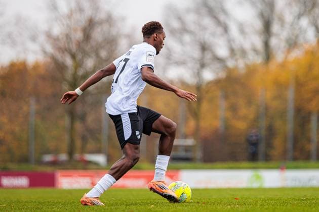 Chilohem Onuoha SC Verl, 27 GER, 1 FC Gievenbeck vs SC Verl, Football, Westfalenpokal, Quarterfinals, Season 2025 2026, 15 11 2025 DFL Regulations prohibit any use of photographers as image sequences and or quasi video GER, 1 FC Gievenbeck vs SC Verl, Football, Westfalenpokal, Quarterfinals, Season 2025 2026, 15 11 2025 M nster Copyright: xEibner-Pressefoto JanxRollingerx EP_JSK