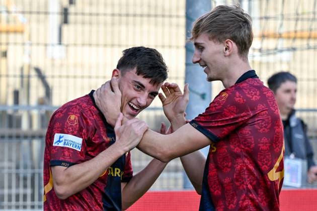from left scorer Mike Gevorgyan Unterhaching, 10 and Nils Ortel Unterhaching, 49 with goal celebration, jubilation, goal celebration, celebrate the goal, goal, celebration, jubilation about the goal to 1 0, optimistic, action, action, 15 11 2025, Unterhaching Germany , Football, Regionalliga Bayern, SpVgg Unterhaching DJK Vilzing xslx