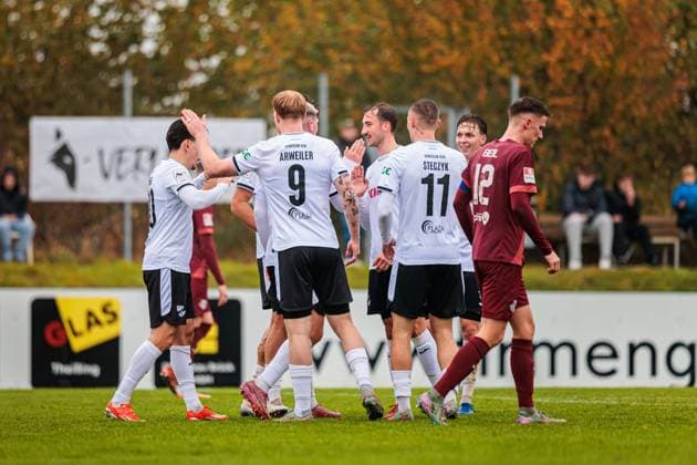 The SC Verl team cheers after Alessio Besio SC Verl, 23 GER, 1 FC Gievenbeck vs SC Verl, Football, Westfalenpokal, Quarter-final, 2025 2026 season, 15 11 2025 DFL Regulations prohibit any use of photographers as image sequences and or quasi video GER, 1 FC Gievenbeck vs SC Verl, Football, Westfalenpokal, Quarter-final, 2025 2026 season, 15 11 2025 M nster Copyright: xEibner-Pressefoto JanxRollingerx EP_JSK