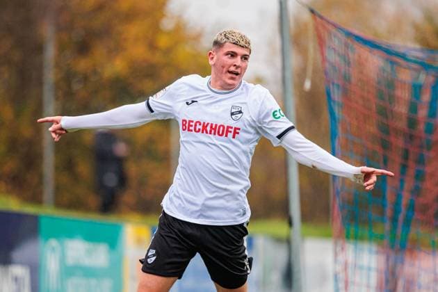 Alessio Besio SC Verl, 23 celebrates after scoring 1 4 GER, 1 FC Gievenbeck vs SC Verl, Football, Westfalenpokal, Quarterfinals, Season 2025 2026, 15 11 2025 DFL Regulations prohibit any use of photographers as image sequences and or quasi video GER, 1 FC Gievenbeck vs SC Verl, Football, Westfalenpokal, Quarterfinals, Season 2025 2026, 15 11 2025 M nster Copyright: xEibner-Pressefoto JanxRollingerx EP_JSK