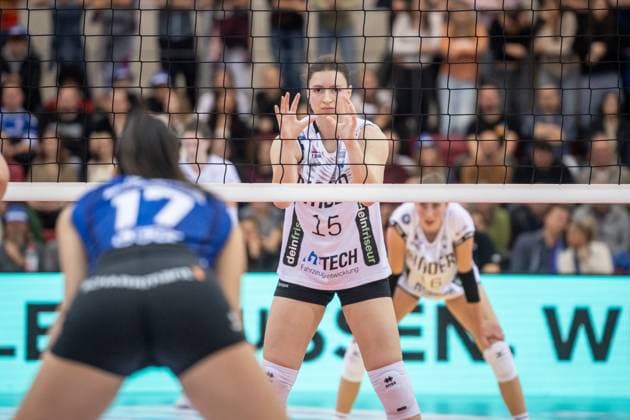 Lizzy Irine Lobzhanidze Binder Blaubaeren TSV Flacht, 15 full concentration at the net GER, Allianz MTV Stuttgart vs Binder Blaubaeren Flacht, Volleyball Bundesliga, VBL, Season 2025 2026, 15 11 2025 GER, Allianz MTV Stuttgart vs Binder Blaubaeren Flacht, Volleyball Bundesliga, VBL, Season 2025 2026, 15 11 2025 Stuttgart Copyright: xSandyxDinkelackerx EP_SDR
