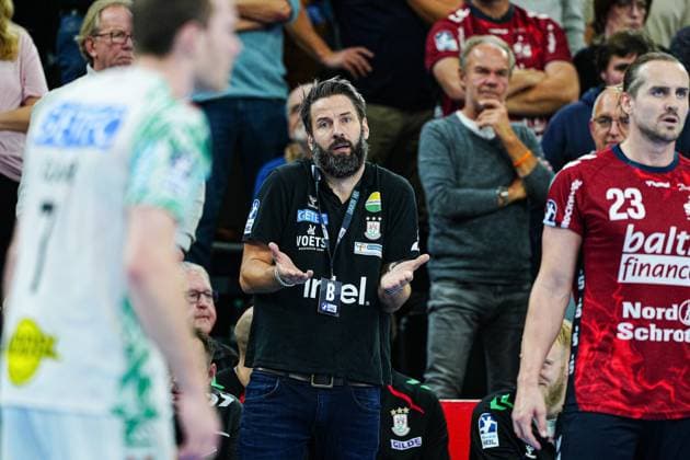Bennet Wiegert SC Magdeburg, Coach GER, SG Flensburg Handewitt vs SC Magdeburg, Handball, Bundesliga, Matchday 12, Season 2026 2026, 15 11 2025 GER, SG Flensburg Handewitt vs SC Magdeburg, Handball, Bundesliga, Matchday 12, Season 2026 2026, 15 11 2025 Flensburg Copyright: xEibner-Pressefoto MarcelxvonxFehrnx EP_MFN