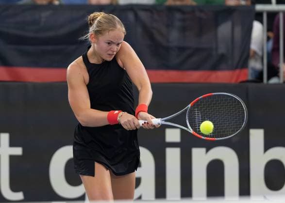 Billie Jean King Cup 2025 Play Offs, TC Ismaning, Munich, Germany, Team Belgium, Jeline Vandromme BEL , Jeline Vandromme BEL makes her fist and cheers, cheers, joy, emotion Tennis Billie Jean King Cup 2025 ITF Billie Jean King Cup TC Ismaning Ismaning Bayern Germany November 16, 2025 Billie Jean King Cup 2025 Play Offs, TC Ismaning, Munich, Germany, Team Belgium, Jeline Vandromme BEL Tennis Billie Jean King Cup 2025 ITF Billie Jean King Cup TC Ismaning Ismaning Bavaria Germany November 16, 2025 Copyright: xJuergenxHasenkopfx