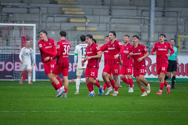 Germany, Football, Regionalliga Südwest, Season 2025 2026, 17 Matchday SC Freiburg II vs 1 FSV Mainz 05 II Dreisamstadion Freiburg Jack James SC Freiburg II, 14 Goal, Goal celebration, Emotions, Goal kick, Joy, Cheering, Freiburg Dreisamstadion Baden Württemberg Germany Copyright: xFINLEYxMÖRCHx