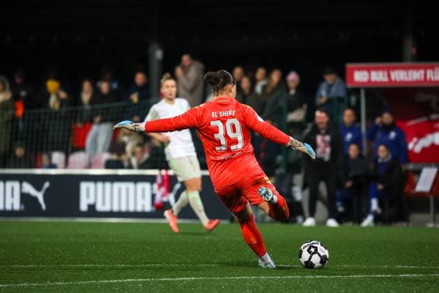 Mariella El Sherif SV Werder Bremen Women, 39 on the ball, tee, RB Leipzig Women vs SV Werder Bremen Women, Football, DFB Pokal Women, Round of 16, Season 2025 2026, 16 11 2025,¨ DFL REGULATIONS PROHIBIT ANY USE OF PHOTOGRAPHS AS IMAGE SEQUENCES AND OR QUASI VIDEO,¨ RB Leipzig Women vs SV Werder Bremen Women, Football, DFB Cup Women, Round of 16, Season 2025 2026, 16 11 2025 Leipzig Copyright: xEibner-Pressefoto LauraxRoemerx EP_LRR