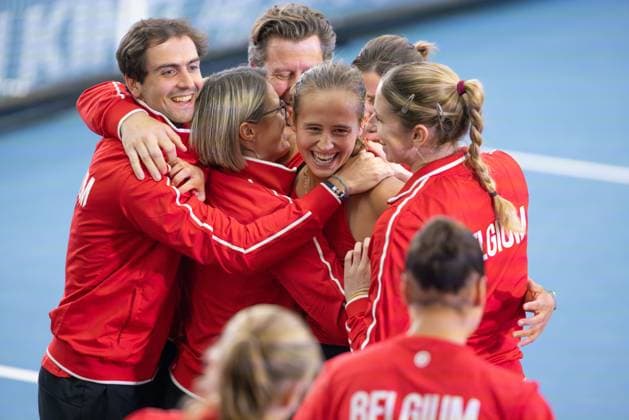 Billie Jean King Cup 2025 Play Offs, TC Ismaning, Munich, Germany, Team Belgium, Belgium, Team Begium and Hanne Vandewinkel BEL cheer after the victory, jubilation, joy, emotion Tennis Billie Jean King Cup 2025 ITF Billie Jean King Cup TC Ismaning Ismaning Bavaria Germany November 16, 2025 Copyright: xJuergenxHasenkopfx