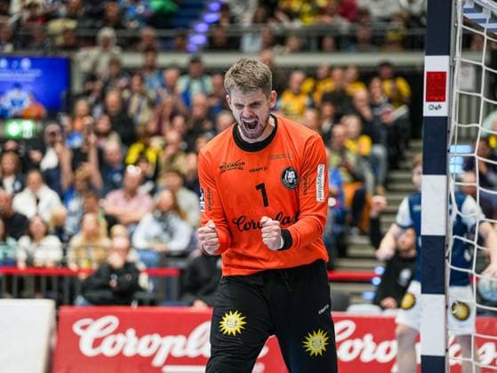 Christopher Rudeck Bergischer HC, 01 cheers Bergischer HC vs Rhein Neckar Loewen, Handball, 1 Bundesliga, Matchday 12, Season 2025 2026, 16 11 2025 Bergischer HC vs Rhein Neckar Loewen, Handball, 1 Bundesliga, Matchday 12, Season 2025 2026, 16 11 2025 Duesseldorf Copyright: xEibner-Pressefoto DamianxKruczynx EP_DKI