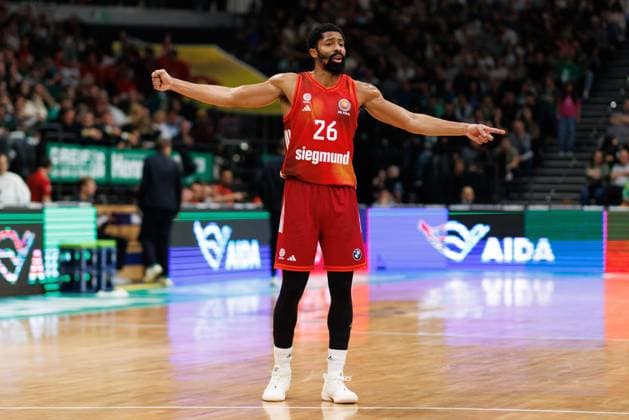 Spencer Dinwiddie FC Bayern Basketball , Vet Concept Gladiators Trier vs FC Bayern Basketball, Basketball, BBL Cup, Quarterfinals, Season 2025 2026, 16 11 2025 Vet Concept Gladiators Trier vs FC Bayern Basketball, Basketball, BBL Cup, Quarterfinals, Season 2025 2026, 16 11 2025 Copyright: xEibner-Pressefoto AlexanderxNeisx EP_ANS