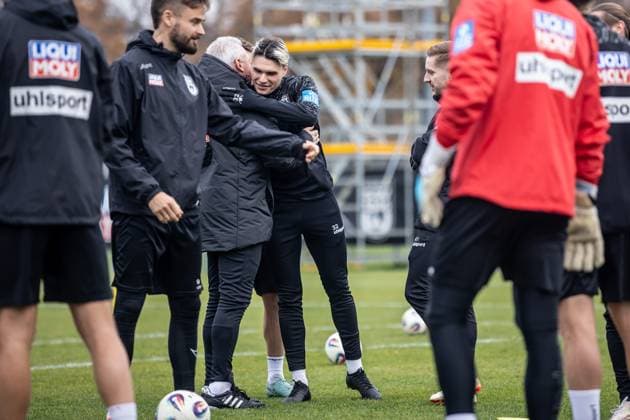 Football, Season 2025 2026, 3 Liga, Training ground at the Donaustadion, Public training SSV Ulm 1846 Football, 17 11 2025 17 11 2025, Football, Season 2025 2026, 3 Liga, Training ground at the Donaustadion, Public training SSV Ulm 1846 Football, first session of new head coach Pavel Dotchev SSV Ulm 1846 Football Photo Lucca Fundel Ulm Training ground at the Donaustadion Baden Württemberg Germany
