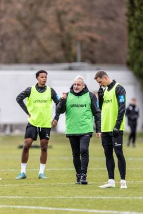 Football, Season 2025 2026, 3 Liga, Training ground at the Donaustadion, Public training SSV Ulm 1846 Football, 17 11 2025 17 11 2025, Football, Season 2025 2026, 3 Liga, Training ground at the Donaustadion, Public training SSV Ulm 1846 Football, first session of new head coach Pavel Dotchev SSV Ulm 1846 Football Photo Lucca Fundel Ulm Training ground at the Donaustadion Baden Württemberg Germany