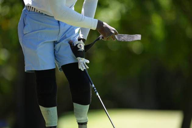 Cape Town Disabled Golf Open 2025 in Cape Town, South Africa Issa Nlareb A Amang from Cameroon straps the club to his one arm during the Cape Town Disabled Golf Open 2025 in Cape Town, South Africa, on November 17, 2025. The Cape Town Disabled Golf Open celebrates inclusion, ability, and the remarkable talent of golfers with disabilities a true showcase of determination and community spirit. It is one of the top disabled golf tournaments in the world with an international field of competitors. People suffering from any number of physical disabilities including arm and leg amputees, hemiplegics, paraplegics, stroke victims, Les Autres, blind and deaf people that are able to grip the club with at least one hand and hit the ball can compete. Cape Town South Africa Copyright: xMatrixxImagesx xNicxBothmax
