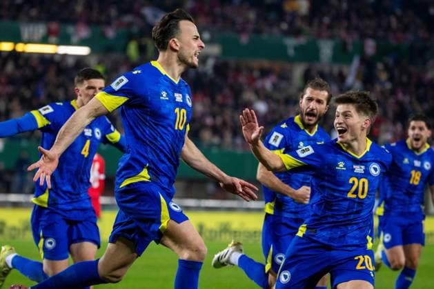 SOCCER - FIFA WC quali, AUT vs BIH VIENNA,AUSTRIA,18.NOV.25 - FIFA World Cup, WM, Weltmeisterschaft, Fussball 2026, European Qualifiers, group stage, OEFB international match, Länderspiel, Nationalmannschaft Austria vs Bosnia and Herzegovina. Image shows the rejoicing of Haris Tabakovic and Esmir Bajraktarevic (BIH). GEPAxpictures xPhilippxBrem