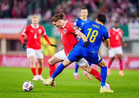 SOCCER - FIFA WC quali, AUT vs BIH VIENNA,AUSTRIA,18.NOV.25 - FIFA World Cup, WM, Weltmeisterschaft, Fussball 2026, European Qualifiers, group stage, OEFB international match, Länderspiel, Nationalmannschaft Austria vs Bosnia and Herzegovina. Image shows Marcel Sabitzer (AUT) and Emir Karic (BIH). GEPAxpictures xEdgarxEisner