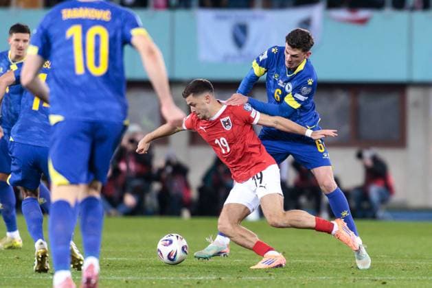 SOCCER - FIFA WC quali, AUT vs BIH VIENNA,AUSTRIA,18.NOV.25 - FIFA World Cup, WM, Weltmeisterschaft, Fussball 2026, European Qualifiers, group stage, OEFB international match, Länderspiel, Nationalmannschaft Austria vs Bosnia and Herzegovina. Image shows Christoph Baumgartner (AUT) and Benjamin Tahirovic (BIH). GEPAxpictures xArminxRauthner