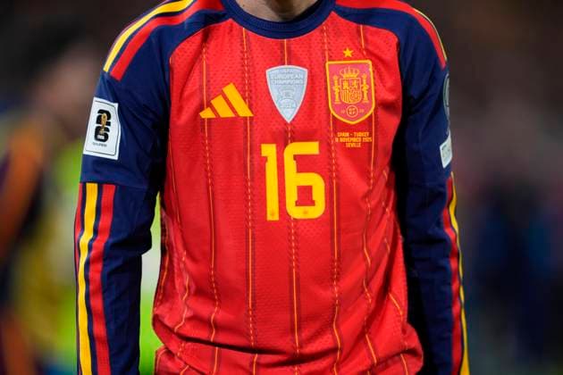 November 18, 2025, Sevilla, Sevilla, Spain: Detail of the new Adidas official T-Shirt of Spain during the FIFA World Cup, WM, Weltmeisterschaft, Fussball 2026 qualifier football match, Group E, played between Spain and Turkey at Estadio de La Cartuja on November 18, 2025 in Sevilla, Spain. Sevilla Spain - ZUMAa181 20251118_zaa_a181_182 Copyright: xJoaquinxCorcherox