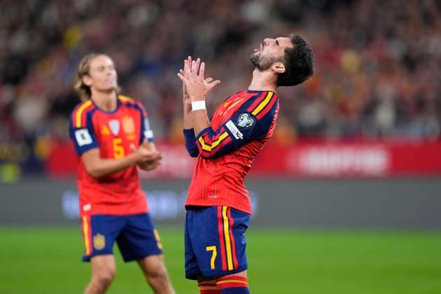 November 18, 2025, Sevilla, Sevilla, Spain: Ferran Torres of Spain laments during the FIFA World Cup, WM, Weltmeisterschaft, Fussball 2026 qualifier football match, Group E, played between Spain and Turkey at Estadio de La Cartuja on November 18, 2025 in Sevilla, Spain. Sevilla Spain - ZUMAa181 20251118_zaa_a181_186 Copyright: xJoaquinxCorcherox