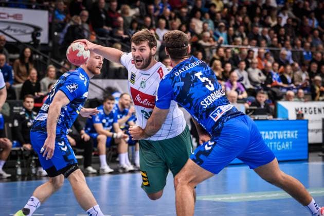 Malte Donker TSV GWD Minden, 39 vs Antonio Serradilla TVB Stuttgart, 05 GER, TVB 1898 Stuttgart TSV GWD Minden, DAIKIN HBL, Handball, Bundesliga, Matchday 13, Season 2025 2026, 20 11 2025 GER, TVB 1898 Stuttgart TSV GWD Minden, DAIKIN HBL, Handball, Bundesliga, Matchday 13, Season 2025 2026, 20 11 2025 Stuttgart Copyright: xSandyxDinkelackerx EP_SDR