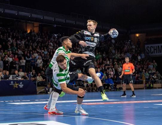 Handball, Men, Season 2025 2026, Champions League Group A, Matchday 8 , Füchse Berlin Sporting CP, f l Edney Silvia Oliveira Sporting , Francisco Kiko Mota Costa Sporting , Mathias Gidsel Füchse Berlin , 20 11 2025, Copyright: xSebastianxRäppold MatthiasxKochx
