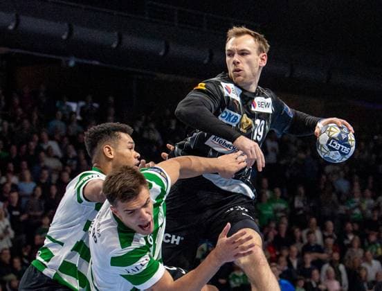 Handball, Men, Season 2025 2026, Champions League Group A, Matchday 8 , Füchse Berlin Sporting CP, f l Edney Silvia Oliveira Sporting , Francisco Kiko Mota Costa Sporting , Mathias Gidsel Füchse Berlin , 20 11 2025, Copyright: xSebastianxRäppold MatthiasxKochx