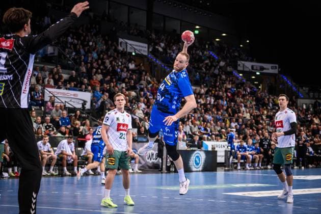 Lenny Rubin TVB Stuttgart, 44 vs Malte Semisch TSV GWD Minden, 01 GER, TVB 1898 Stuttgart TSV GWD Minden, DAIKIN HBL, Handball, Bundesliga, Matchday 13, Season 2025 2026, 20 11 2025 GER, TVB 1898 Stuttgart TSV GWD Minden, DAIKIN HBL, Handball, Bundesliga, Matchday 13, Season 2025 2026, 20 11 2025 Stuttgart Copyright: xSandyxDinkelackerx EP_SDR