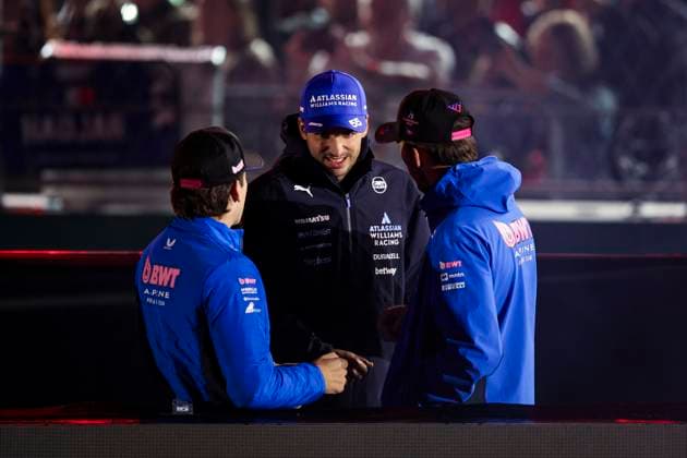 F1 - LAS VEGAS GRAND PRIX 2025 SAINZ Carlos (spa), Williams Racing FW47, portrait COLAPINTO Franco (arg), Alpine F1 Team A525, portrait GASLY Pierre (fra), Alpine F1 Team A525, portrait during the 2025 Formula 1 Las Vegas Grand Prix, 22th round of the 2025 FIA Formula One World Championship, WM, Weltmeisterschaft from November 21 to 23, 2025 on the Las Vegas Strip Circuit, in Paradise, Nevada, United States of America - ParadiseUnited States Copyright: xXavixBonillax