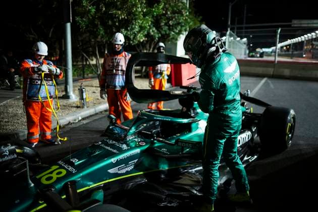 F1 - LAS VEGAS GRAND PRIX 2025 18 STROLL Lance (can), Aston Martin F1 Team AMR25, action, retirement after lap 1 contact during the 2025 Formula 1 Las Vegas Grand Prix, 22th round of the 2025 FIA Formula One World Championship, WM, Weltmeisterschaft from November 21 to 23, 2025 on the Las Vegas Strip Circuit, in Paradise, Nevada, United States of America - ParadiseUnited States Copyright: xEricxAlonsox