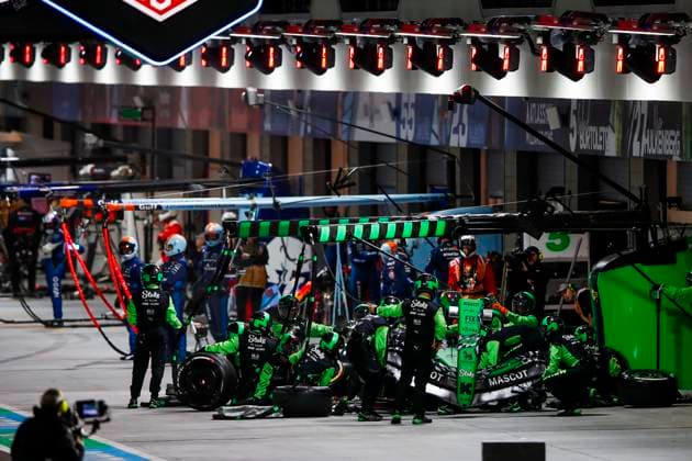 F1 - LAS VEGAS GRAND PRIX 2025 05 BORTOLETO Gabriel (bra), Stake F1 Team Kick C45, pit stop, front wing change during the 2025 Formula 1 Las Vegas Grand Prix, 22th round of the 2025 FIA Formula One World Championship, WM, Weltmeisterschaft from November 21 to 23, 2025 on the Las Vegas Strip Circuit, in Paradise, Nevada, United States of America - ParadiseUnited States Copyright: xJoaoxFilipex